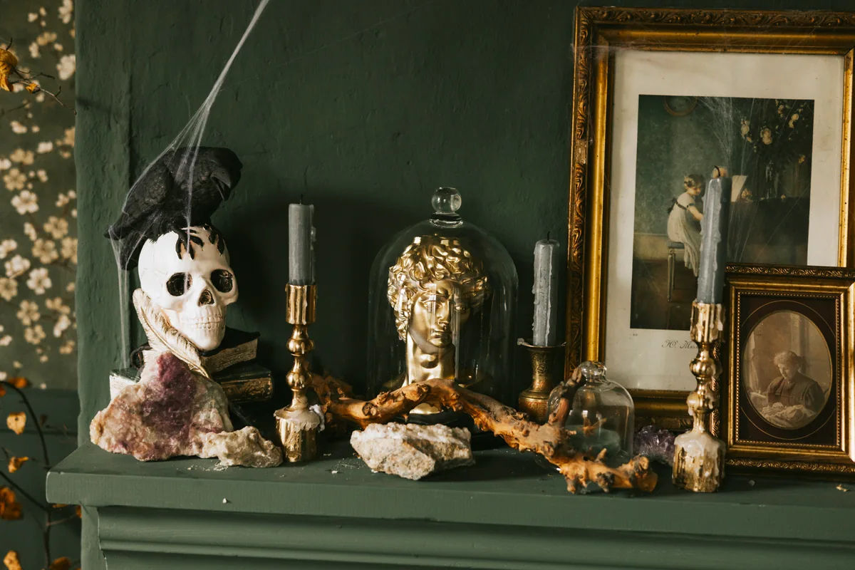 A cabinet of small wonders